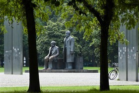 Monument à Karl Marx et Friedrich Engels
