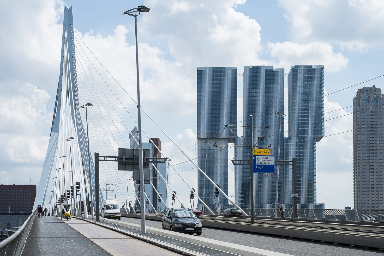 Erasmusbrug et De Rotterdam