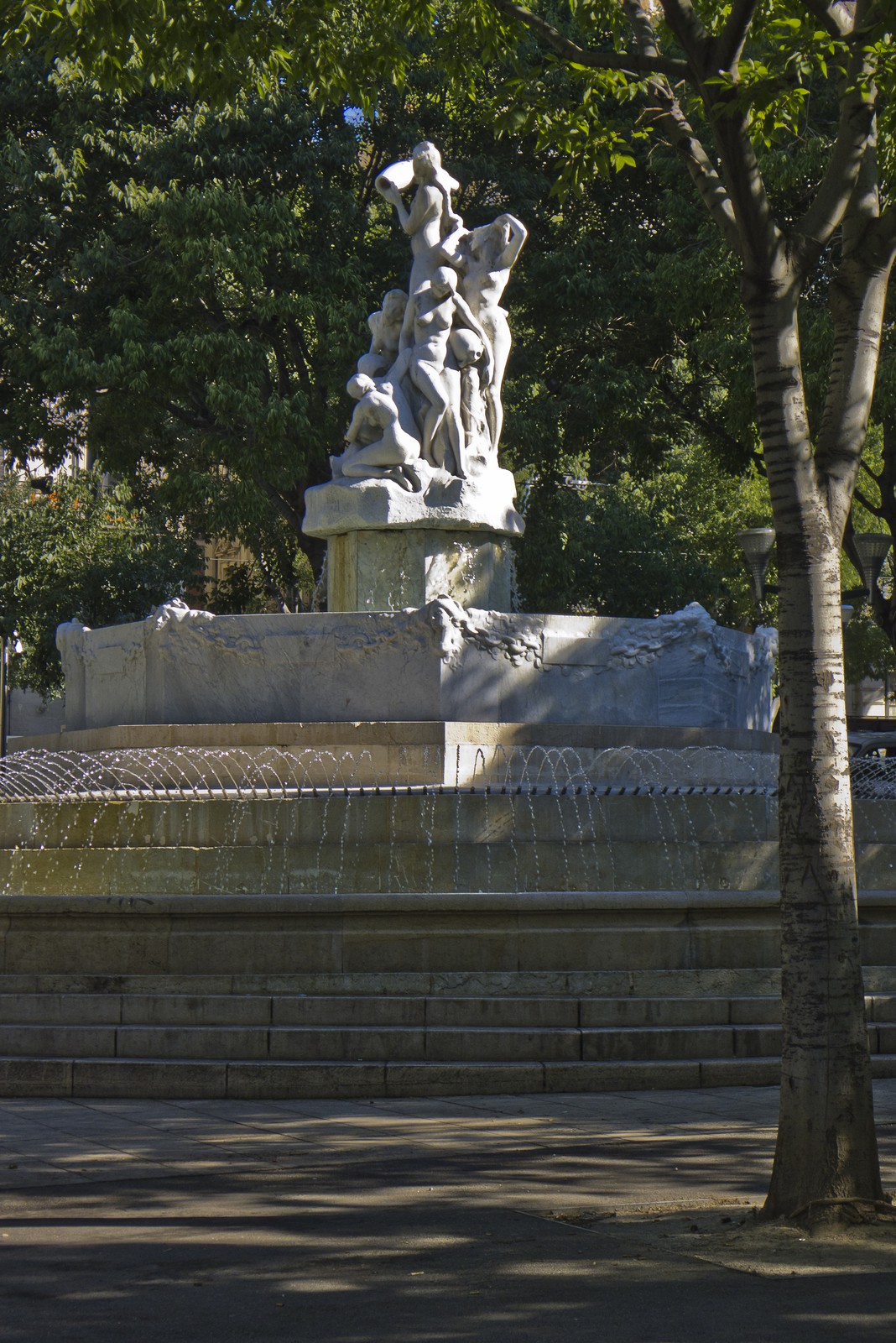 Fontaine des Danaïdes
