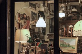 Vitrine d'antiquaire