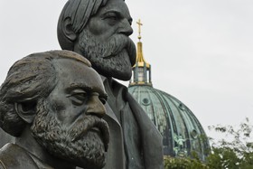 Monument à Karl Marx et Friedrich Engels
