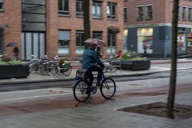Cycliste sous la pluie