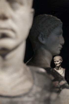 Trois bustes romains