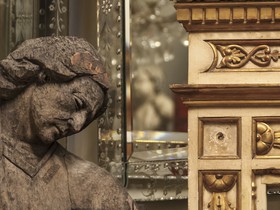 Vitrine d'antiquaire