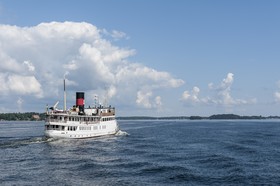 Bateau dans l'archipel