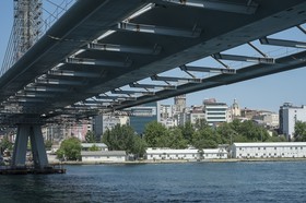 Pont en construction