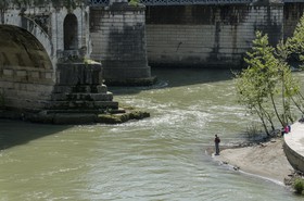 Pêche devant le ponte Roto