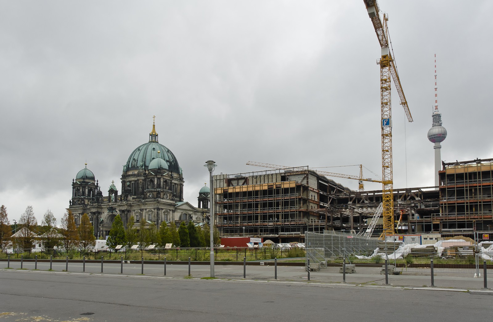 Place du château en 2006