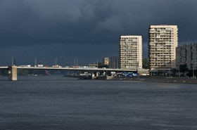 Pont sur le Neva