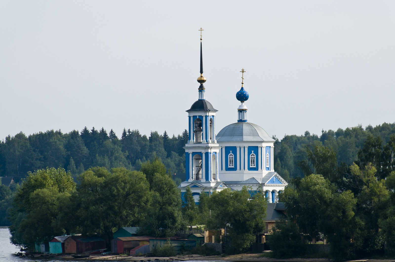 Eglise sur la Volga